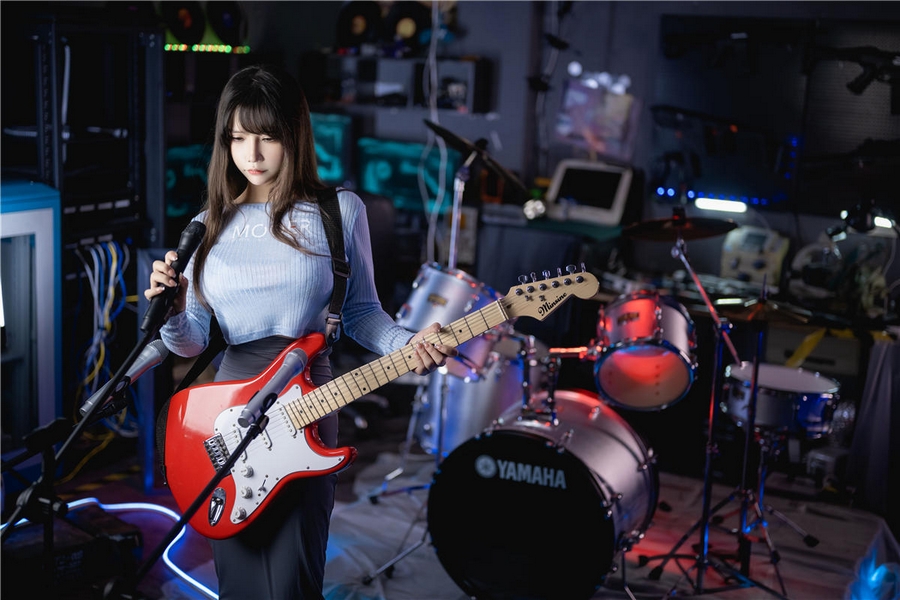 抱走莫子吉他妹妹6.jpg