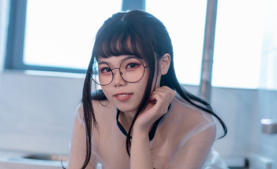 七月喵子酸奶呆呆眼镜妹3.jpg