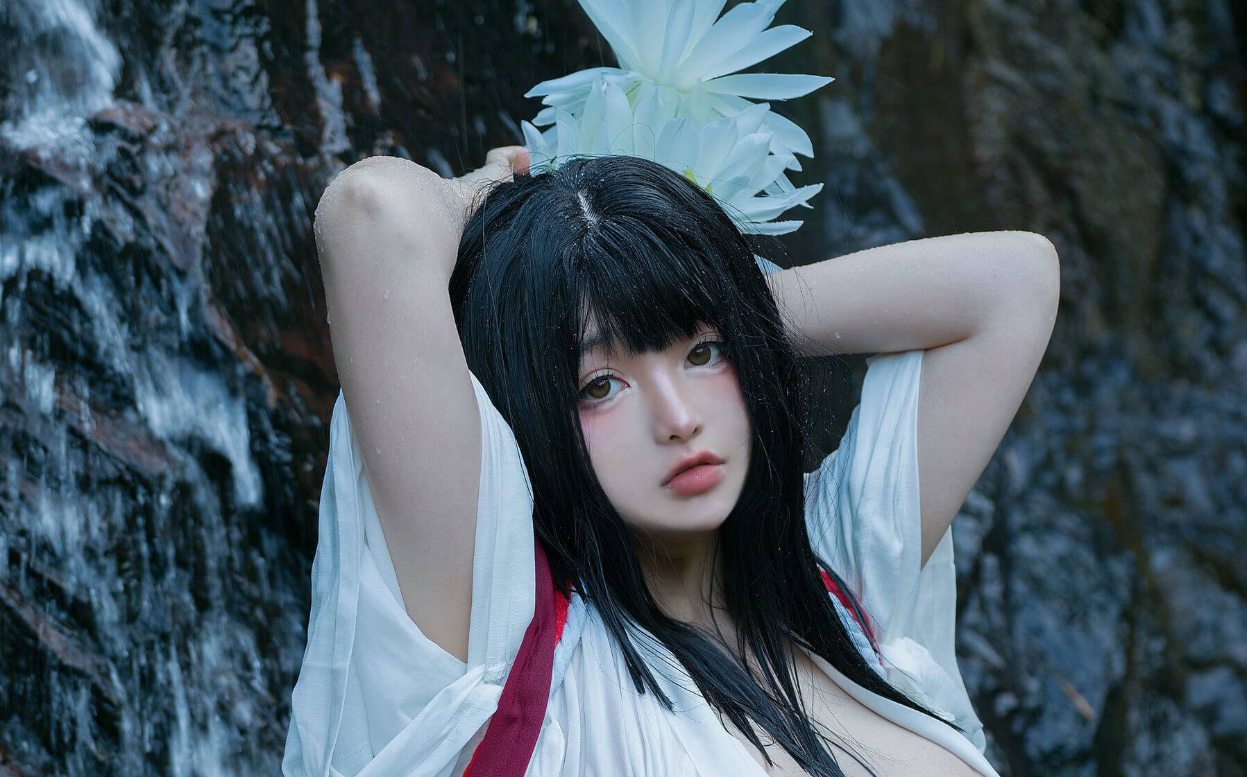 ninja阿寨寨体育课后，两只手都握不住的神明巫女