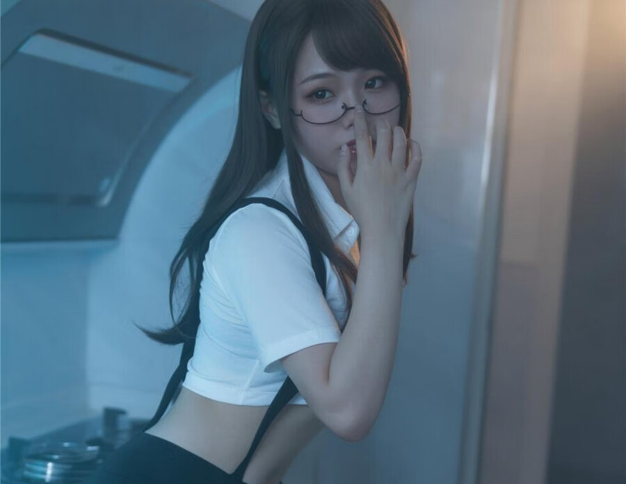 七月喵子 眼镜娘1号.jpg