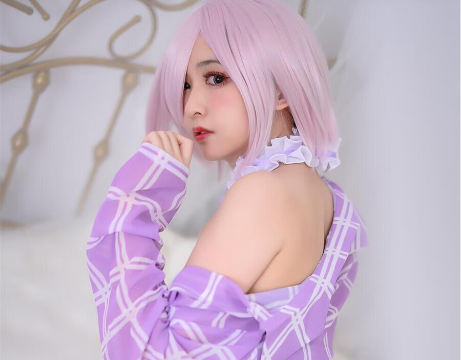 鳗鱼霏儿 玛修 泳装.jpg
