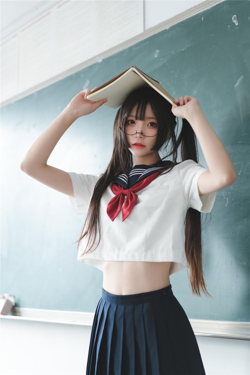 五更百鬼，结了又离但依旧稚气未脱的小女生